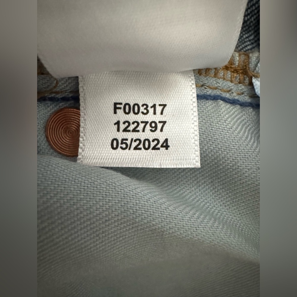 Lucky Brand 223 Straight Leg Jeans Men’s 33x30 Blue Medium Wash Whiskered - Picture 8 of 13